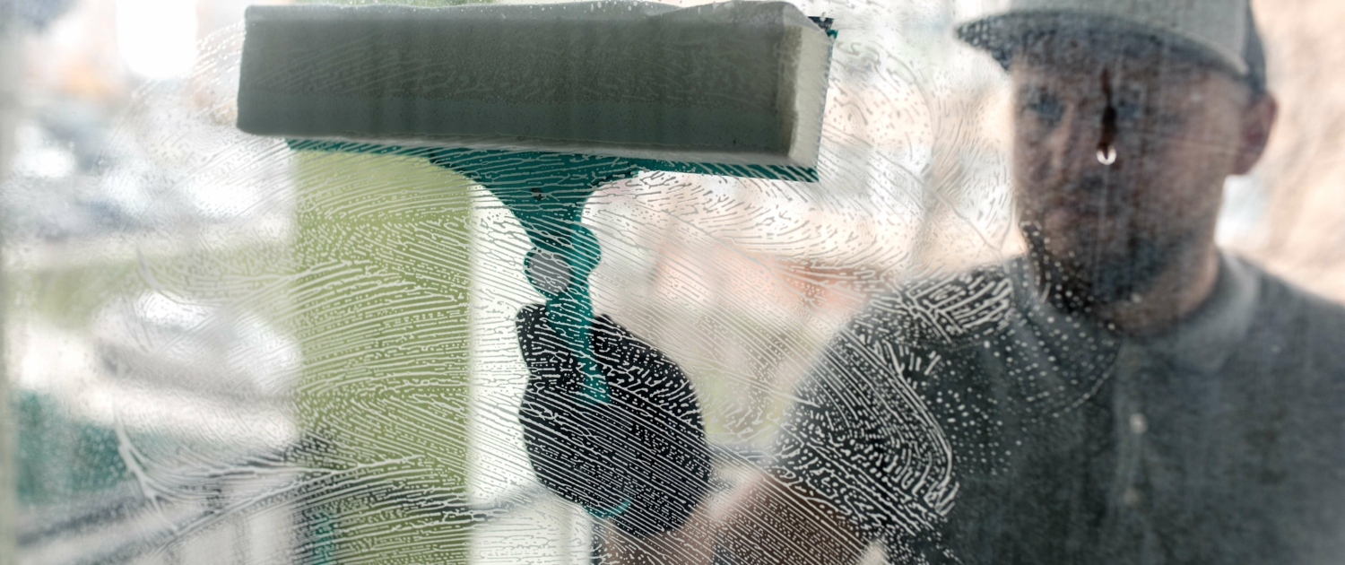 man-doing-professional-home-cleaning-service